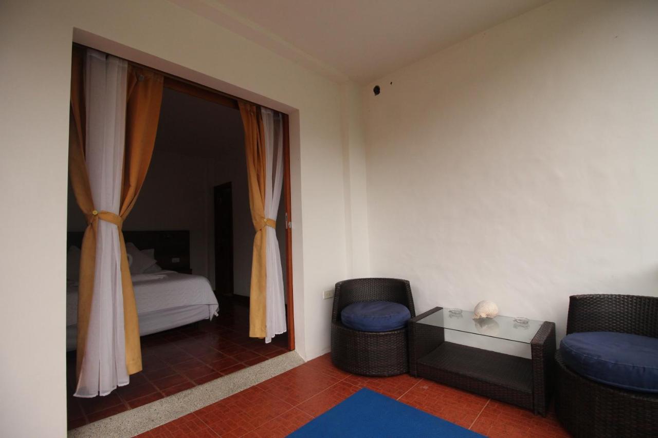 Lava House Hostal Puerto Ayora  Zewnętrze zdjęcie