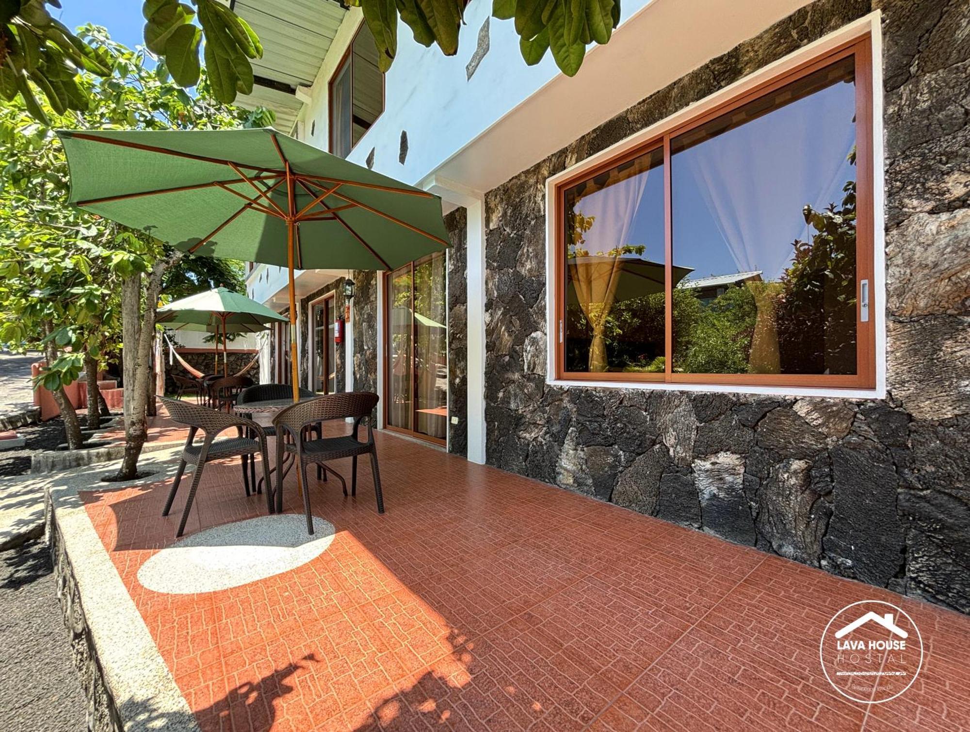 Lava House Hostal Puerto Ayora  Zewnętrze zdjęcie