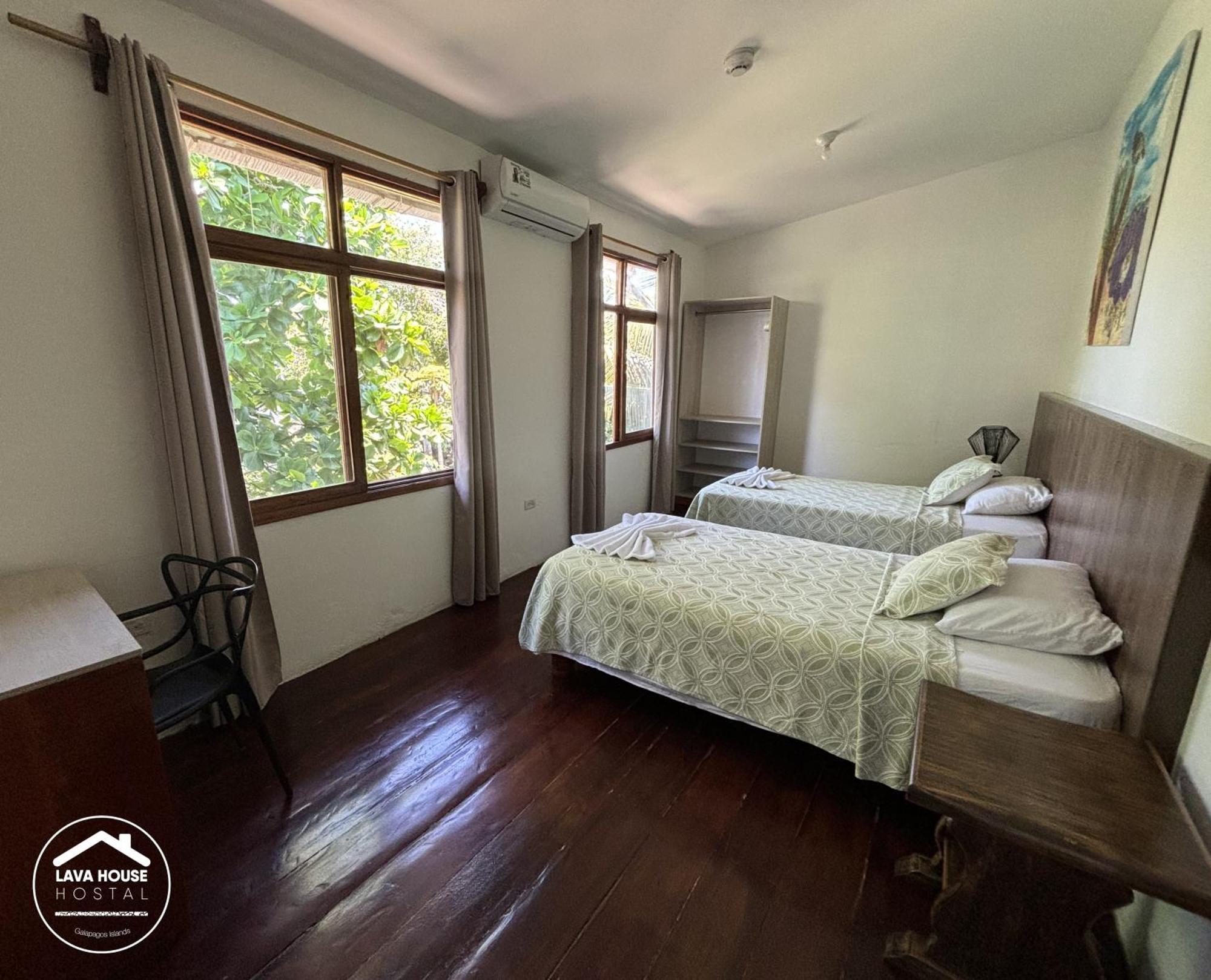 Lava House Hostal Puerto Ayora  Zewnętrze zdjęcie